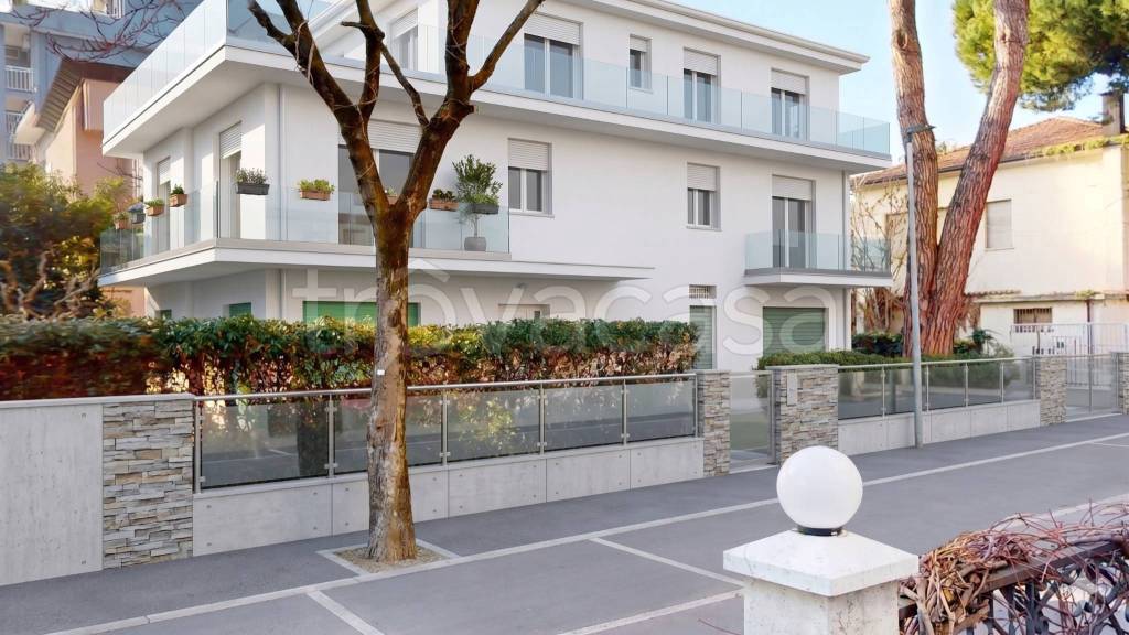 casa indipendente in vendita a Riccione in zona Alba