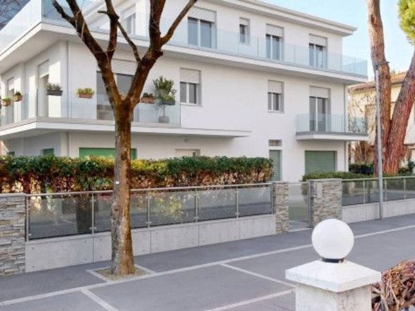 casa indipendente in vendita a Riccione in zona Alba