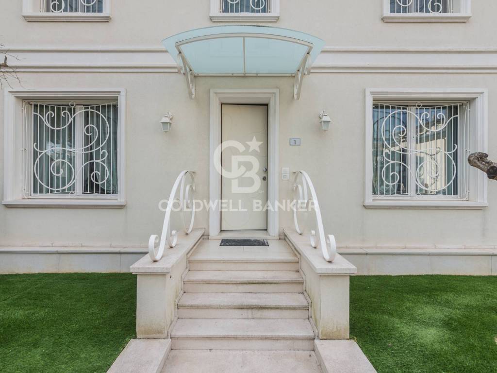 casa indipendente in vendita a Riccione in zona Alba
