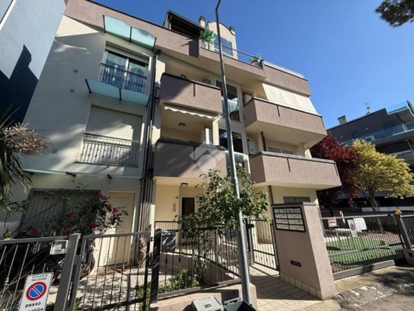 appartamento in vendita a Riccione in zona Alba