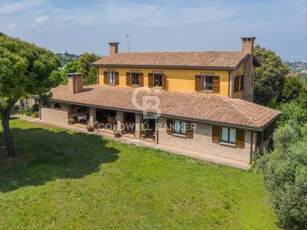casa indipendente in vendita a Riccione