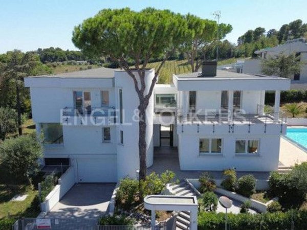 casa indipendente in vendita a Riccione in zona Marano