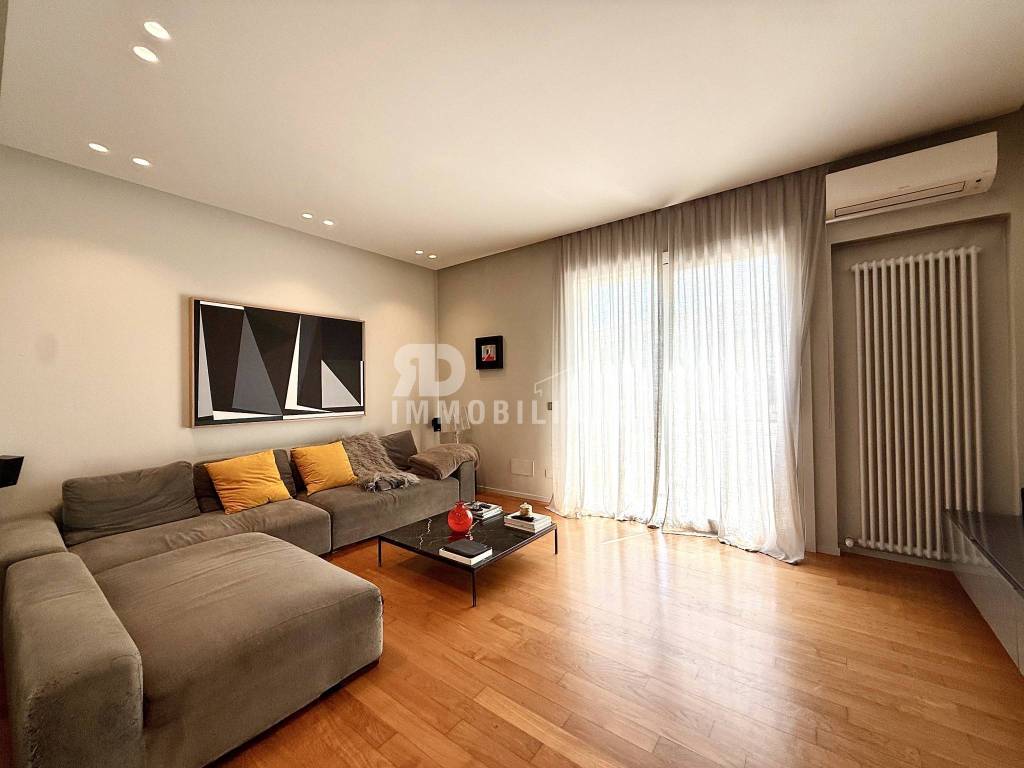 casa indipendente in vendita a Riccione
