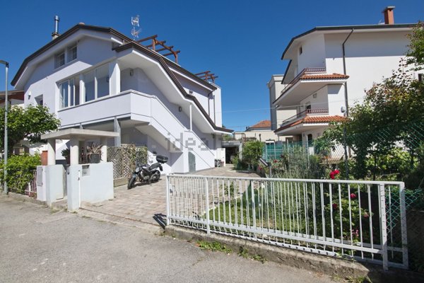 casa indipendente in vendita a Riccione