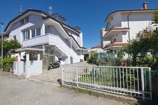 casa indipendente in vendita a Riccione