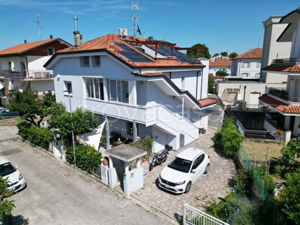 casa indipendente in vendita a Riccione