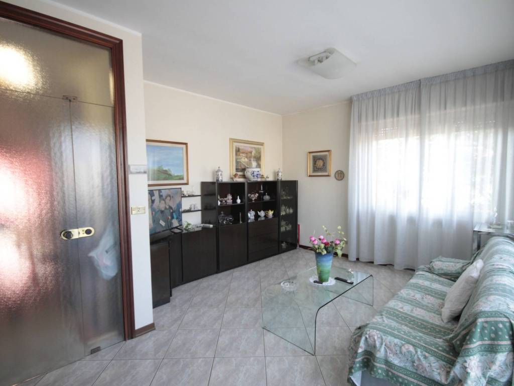 casa indipendente in vendita a Riccione in zona Alba