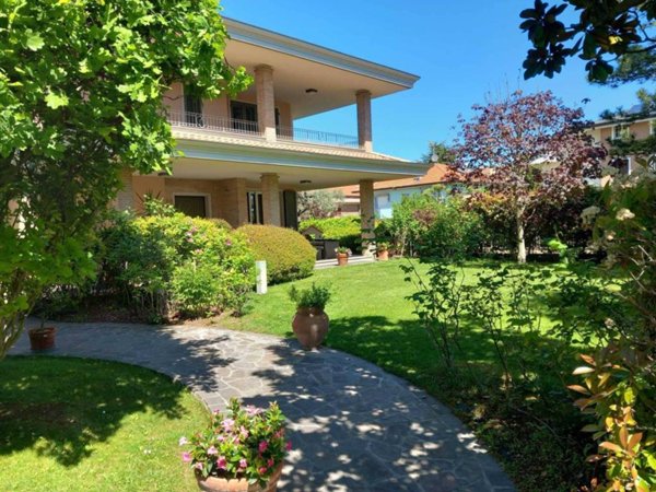 casa indipendente in vendita a Riccione in zona Marano