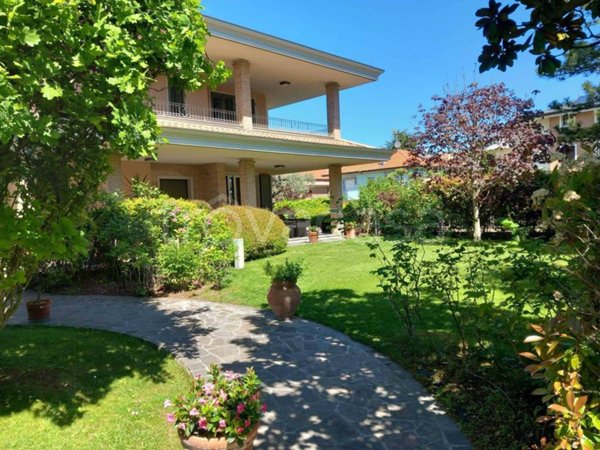 casa indipendente in vendita a Riccione