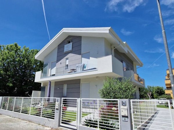 appartamento in vendita a Riccione in zona Marano