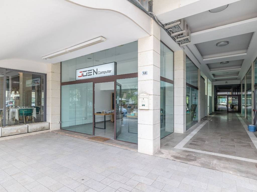 negozio in vendita a Riccione