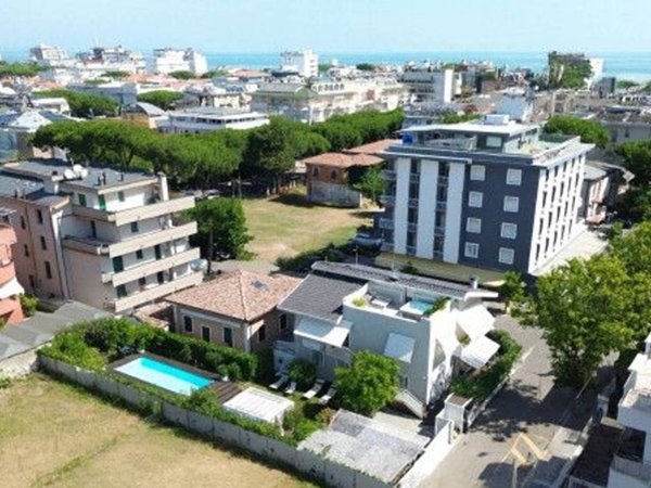 casa indipendente in vendita a Riccione in zona Alba