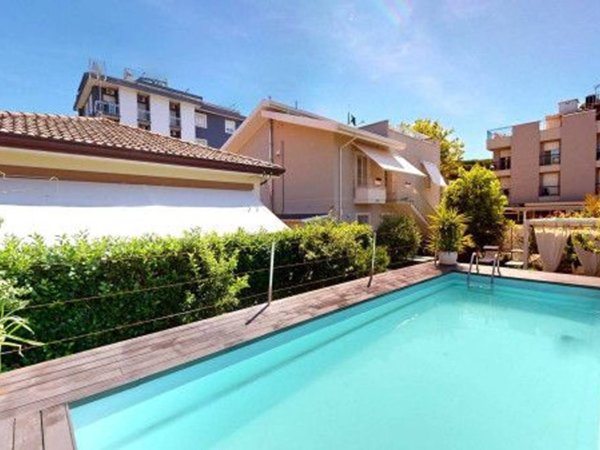 casa indipendente in vendita a Riccione in zona Alba
