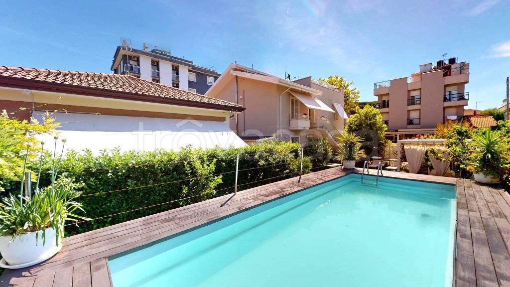 casa indipendente in vendita a Riccione in zona Alba