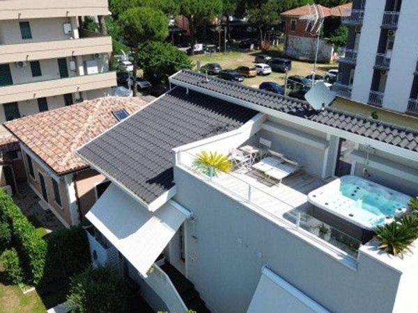 casa indipendente in vendita a Riccione in zona Alba