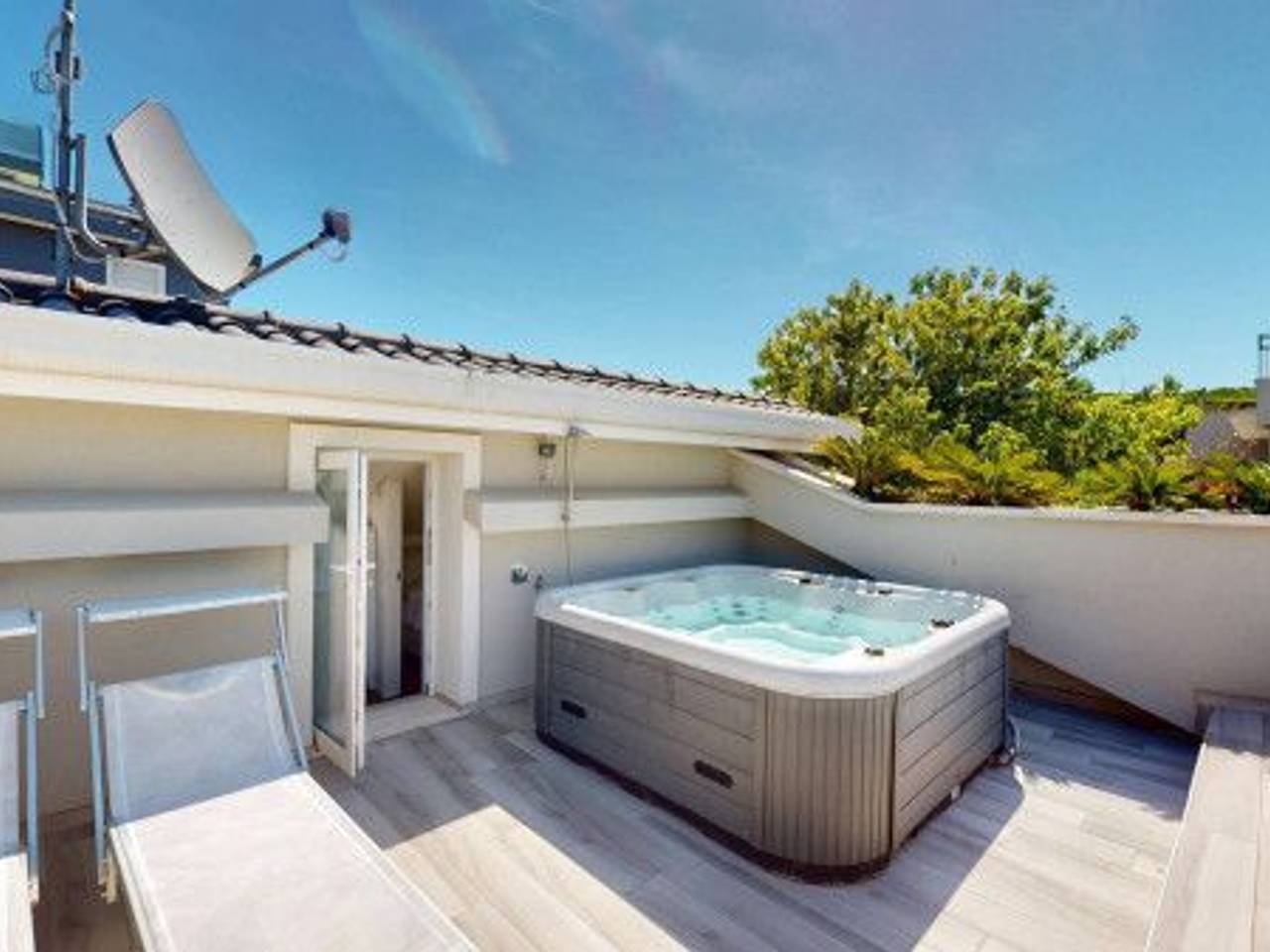 casa indipendente in vendita a Riccione in zona Alba