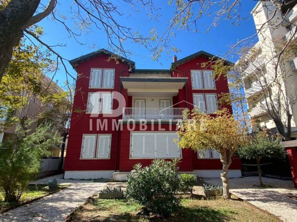 casa indipendente in vendita a Riccione in zona Centro Storico
