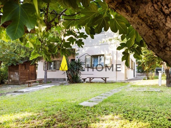 casa indipendente in vendita a Riccione in zona Centro Storico