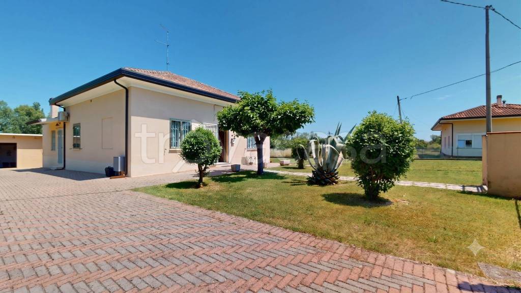 casa indipendente in vendita a Riccione