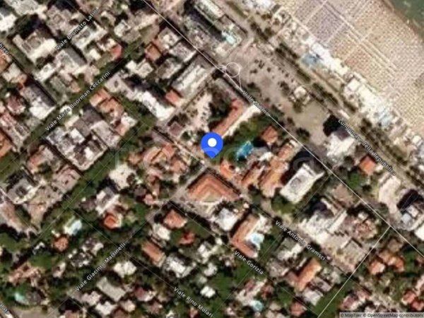 locale commerciale in vendita a Riccione