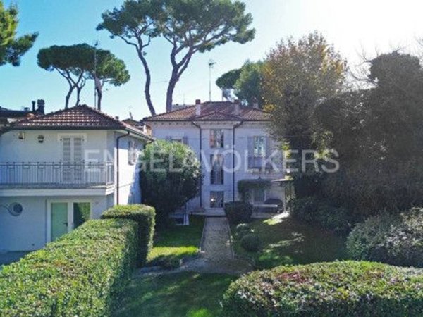 casa indipendente in vendita a Riccione in zona Centro Storico