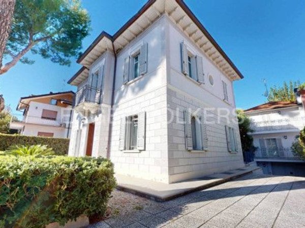 casa indipendente in vendita a Riccione