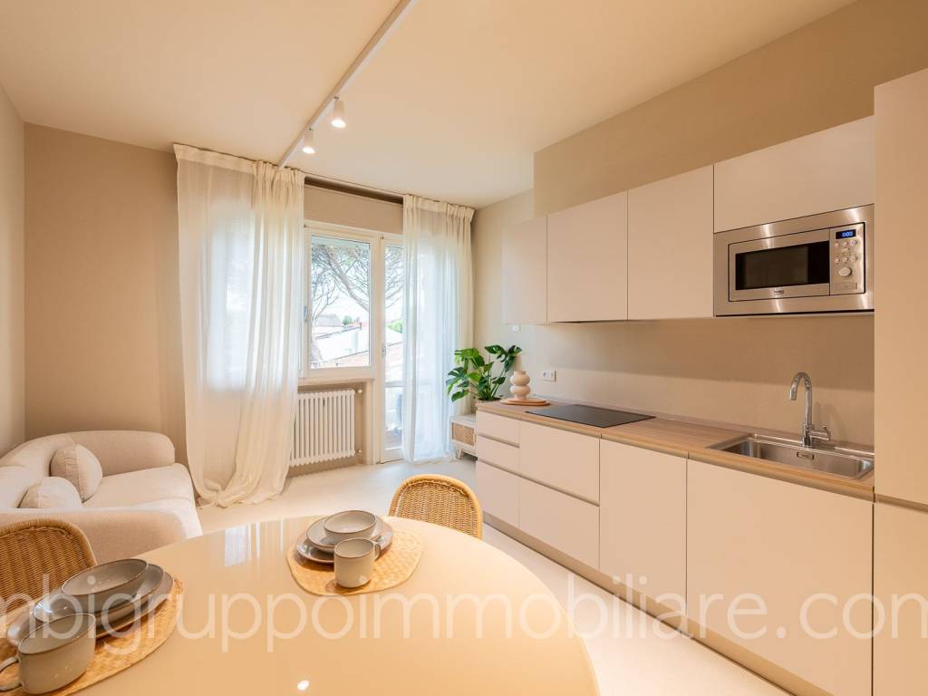 appartamento in vendita a Riccione in zona Alba