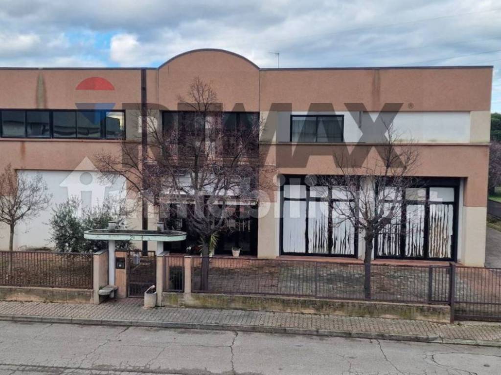 negozio in vendita a Riccione