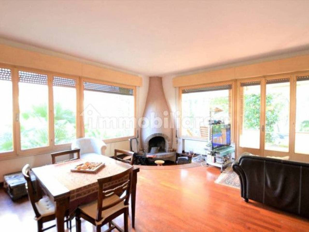 casa indipendente in vendita a Riccione in zona Alba