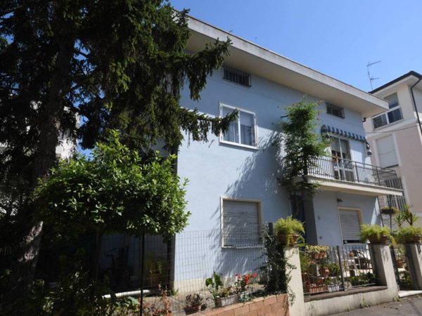 casa indipendente in vendita a Riccione