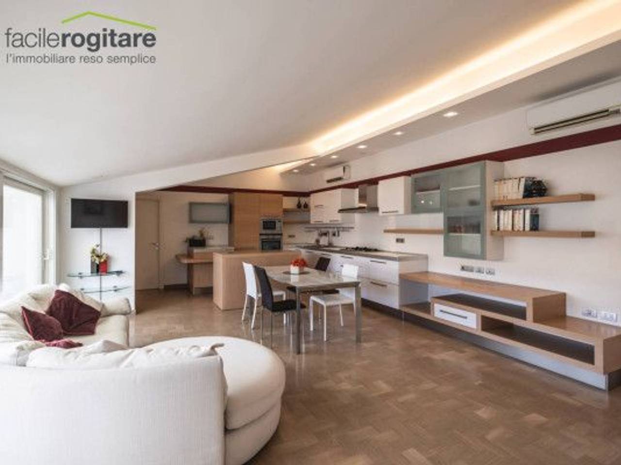 casa indipendente in vendita a Riccione in zona Centro Storico