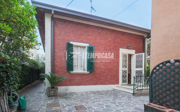 casa indipendente in vendita a Riccione in zona Centro Storico