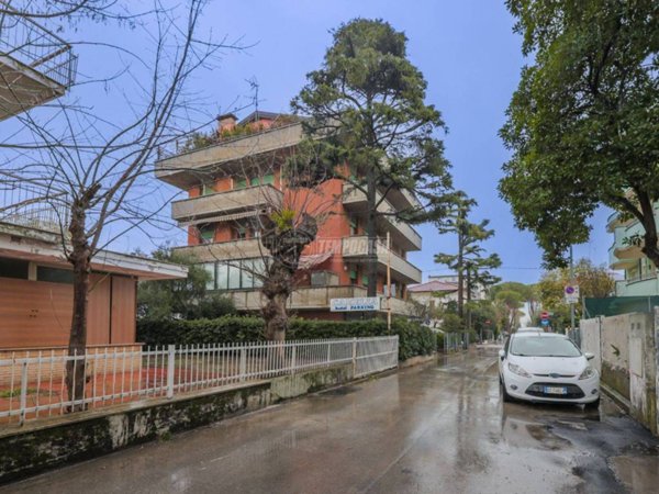 appartamento in vendita a Riccione in zona Alba