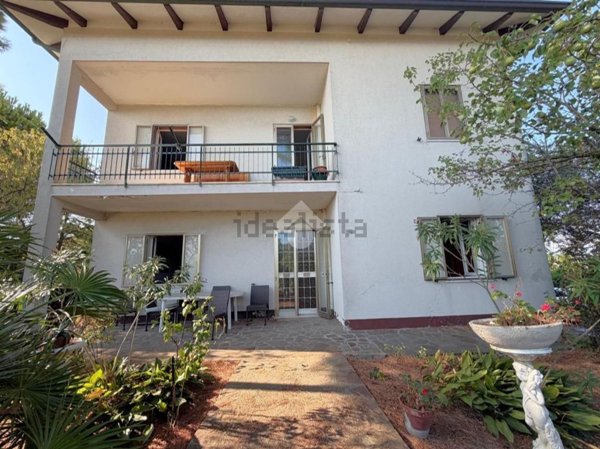 casa indipendente in vendita a Riccione