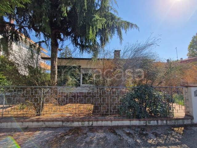 casa indipendente in vendita a Riccione