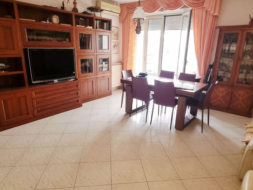 appartamento in vendita a Riccione in zona Centro Storico