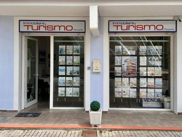 appartamento in vendita a Riccione in zona Centro Storico
