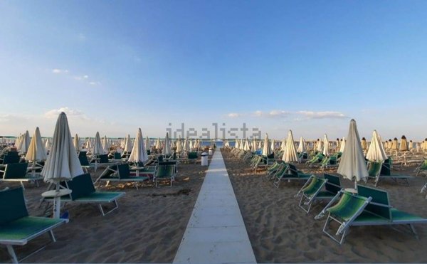 albergo in vendita a Riccione in zona Alba
