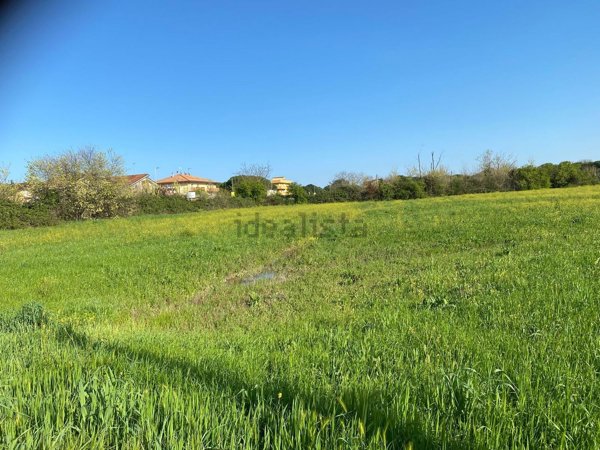 terreno edificabile in vendita a Riccione in zona Marano