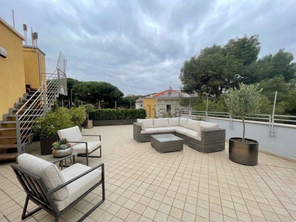 appartamento in vendita a Riccione in zona Centro Storico