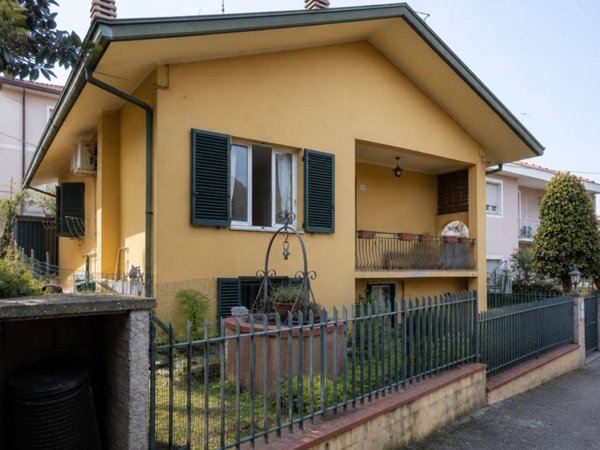 casa indipendente in vendita a Riccione