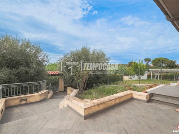 casa indipendente in vendita a Riccione in zona Case Trebbio