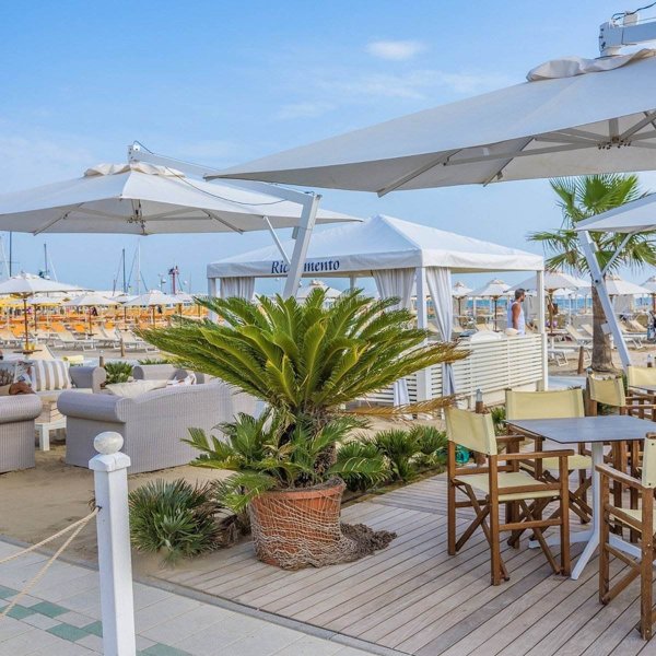 albergo in vendita a Riccione in zona Centro Storico