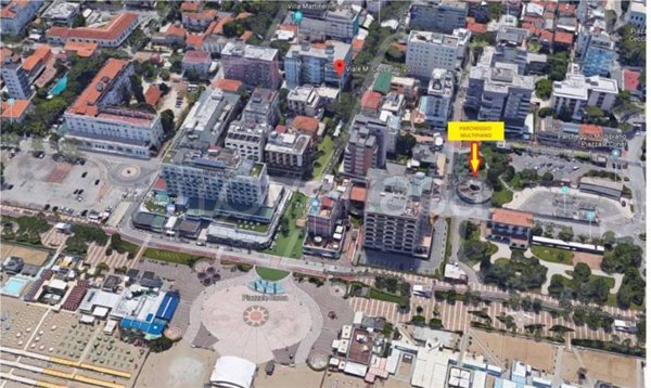 box auto in vendita a Riccione in zona Centro Storico