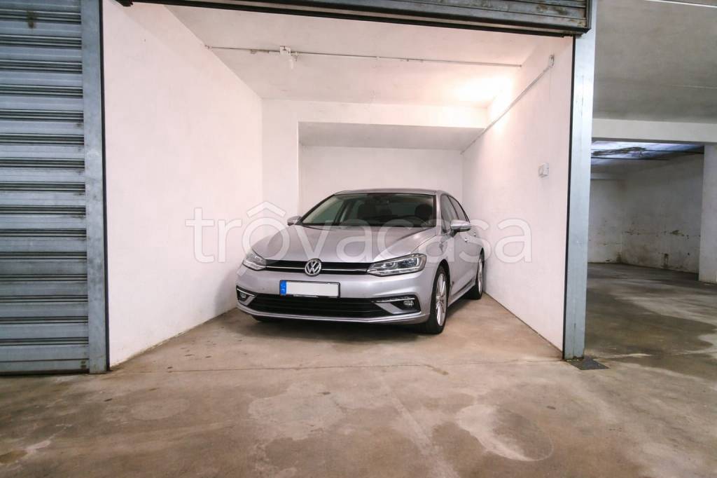 box auto in vendita a Riccione