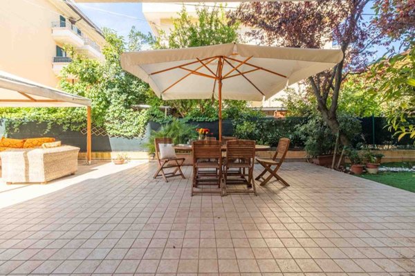 appartamento in vendita a Riccione in zona Alba