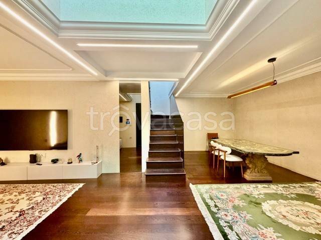 casa indipendente in vendita a Riccione in zona Centro Storico