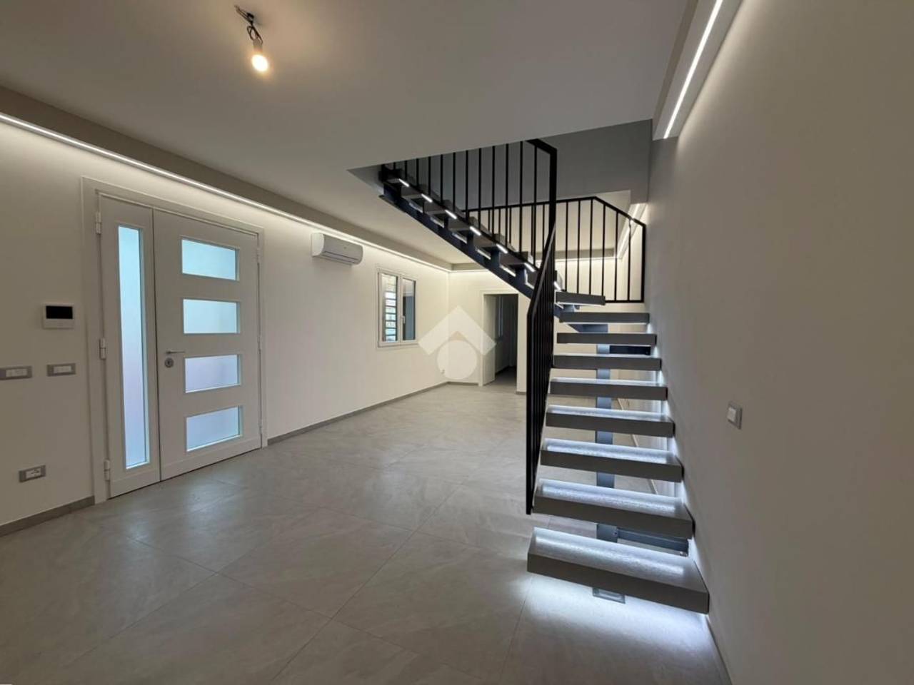 casa indipendente in vendita a Riccione in zona Centro Storico