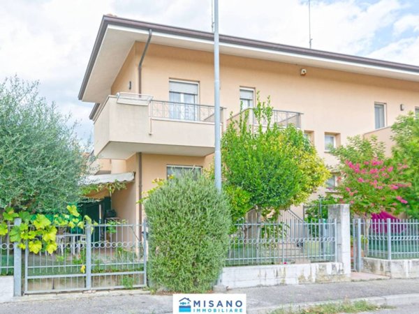 casa indipendente in vendita a Riccione in zona Case Trebbio