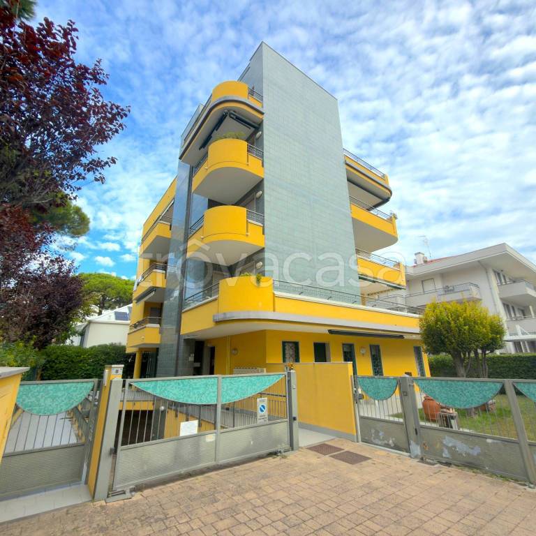 appartamento in vendita a Riccione in zona Alba